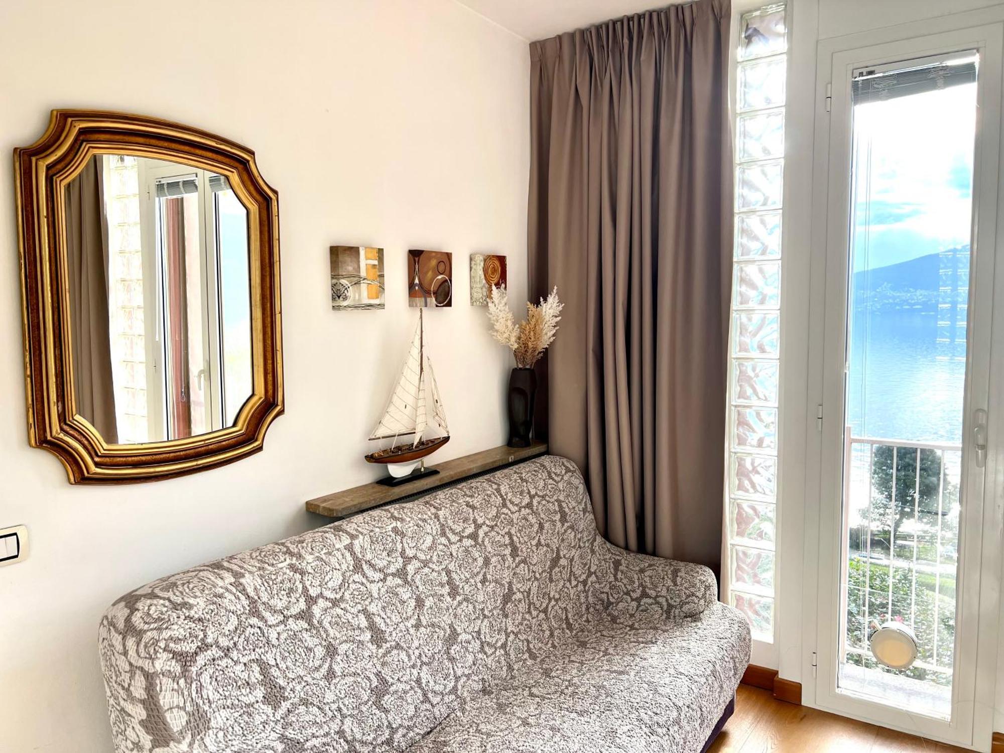 Apartamento Elizaveta Oggebio Exterior foto